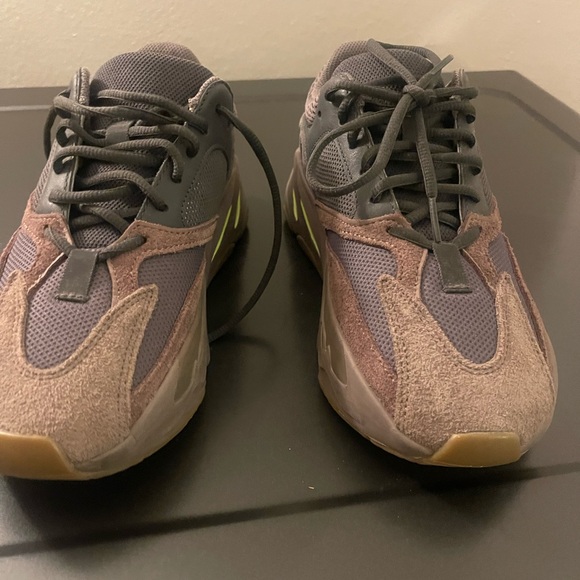 Yeezy Boost 700Mauve Brown Size 7.5 Men New Condition. - Picture 8 of 9